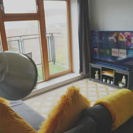 Apartment Contemporary - Bristol City Centre Apartment *