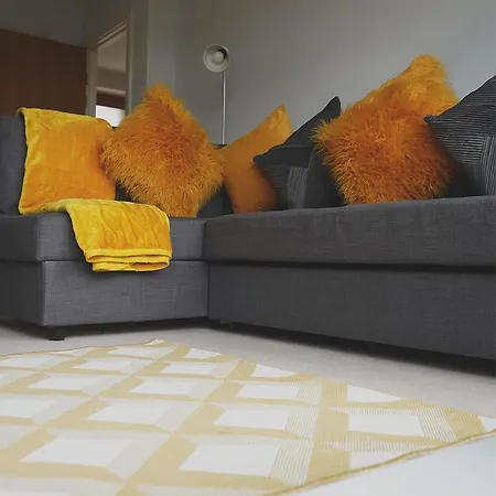 Contemporary - Bristol City Centre Apartment Апартаменти Бристоль