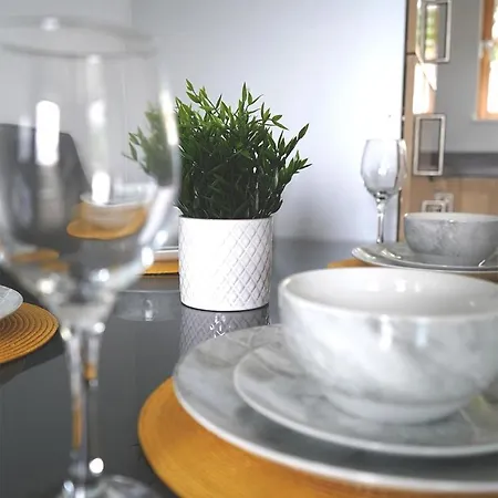 Contemporary - Bristol City Centre Apartment * Bristol