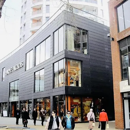 Апартаменти Contemporary - Bristol City Centre Apartment Бристоль